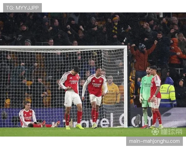 深度报道：英超中下游球队广泛采用5-4-1阵型，三月抢分阶段“摆大巴”成主流趋势